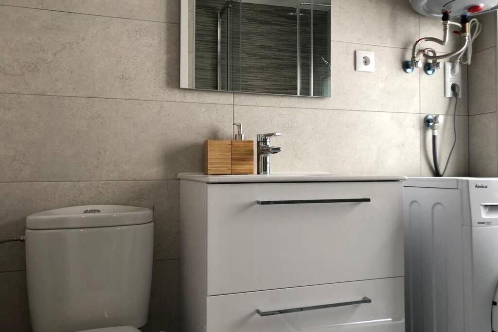 M3 Terrace. Cool Apartment 15 Min Center By Metro エスプルグエス・デ・ジョブレガット エクステリア 写真